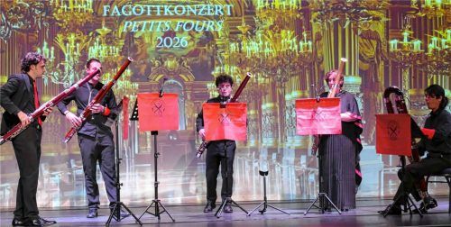 Die Fagottisten schön aufgereiht: (von links) Pietro Aimi, Francesco Muratori, Augusto Velio Polumbo, Tanja Schelter und Kazuki Nagata. Foto janka