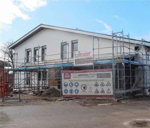 Die katholische Kindertagesstätte am Mitterweg, die sich zur Zeit im Bau befindet und im Herbst 2026 den Betrieb aufnehmen soll, ist das finanzstärkste Projekt, das in diesem Jahr von der Gemeinde gestemmt werden soll. Knapp drei Millionen Euro sind zur Finanzierung im laufenden Jahr im Haushalt veranschlagt. Foto Zandl