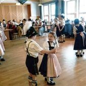 Nachwuchs gestaltet Hoagarten mit