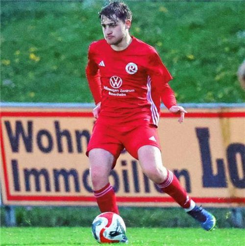 Die letzte Halbserie im 1860-Dress: Simon Fischer wird die Rosenheimer im Sommer verlassen.Foto Christian Butzhammer