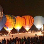Mehrere Tausend Zuschauer kommen zum Ballonglühen
