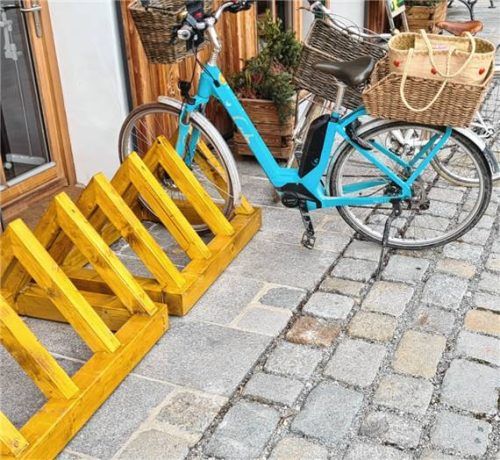 Die neuen Radlständer vor dem Boschnhaus.Foto re