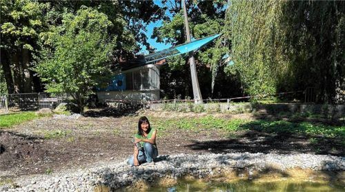 Die Ortsgruppe vom Bund Naturschutz mit Bettina Rolle setzt sich für den Erhalt des Kiosks im Stadtpark ein. Das Konzept sieht eine Zusammenarbeit mit Vereinen vor. Auch das Wasserbassin soll erneuert werden. Foto Rolle