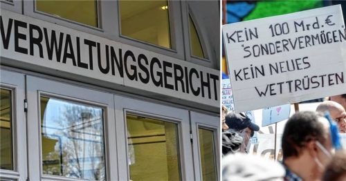 Die Rosenheimer Friedensinitiative will in Schulen über den Frieden sprechen. Weil die Polizei die Schulämter davor warnte, zieht die Gruppe nun vor Gericht.Fotos dpa