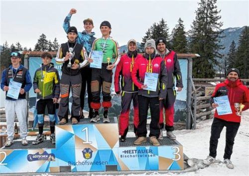 Die siegreichen Herrenmannschaften. Foto  Stettner