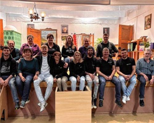 Die Theaterspieler der Edelweiß-Trachtler sind bereit: Die Proben für das aktuelle Stück laufen bereits auf Hochtouren. Foto Privat