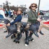 Ein bunter Zug rollte durch die Stadt