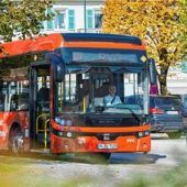 Fahrgast im Bus vergessen