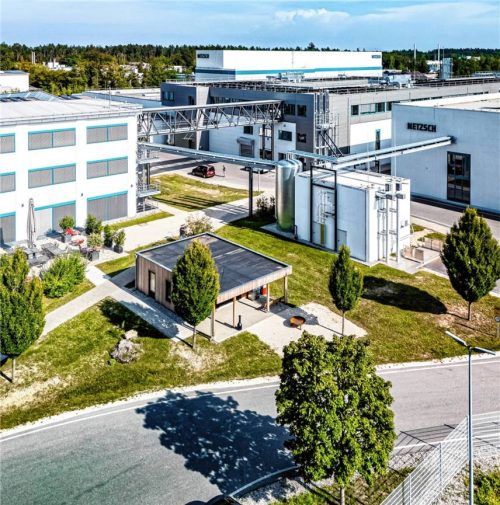 Eine Hackschnitzelheizung versorgt den Altbestand auf dem Netzsch-Campus mit Wärme. Fotos Netzsch Pumpen & Systeme