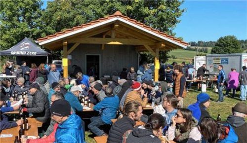 Eröffnungsfeier der neuen Gerätehütte.Foto wik