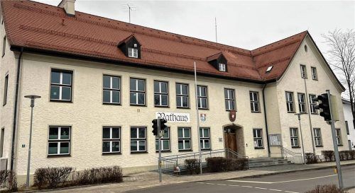 „Es fühlt sich an wie ein Albtraum“: Nach dem Tod von Bürgermeister Stefan Kammergruber steht die Gemeinde Emmerting still. Foto Zaunseder