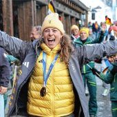 Olympiasiegerin kommt heim