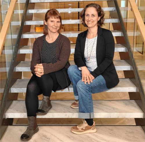 Greti Steinmüller und Katrin Posch taten sich zusammen, um gemeinsam über K.o.-Tropfen aufzuklären. Foto Landratsamt Rosenheim