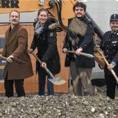 Startschuss mit symbolischem Spatenstich