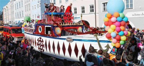 Gute Stimmung, bestes Wetter: So schön war der Mühldorfer Faschingszug 2025. Foto Ludwig Stuffer