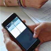 Nach der Franziska-Hager-Grundschule sperren Lehrer die Handys weg