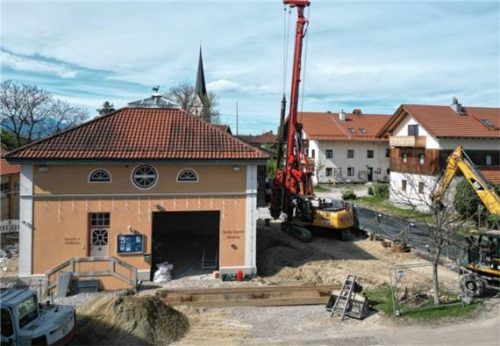 In Schwabering wird das alte Feuerwehrhaus für die Kinderbetreuung umgebaut.Foto Gemeinde