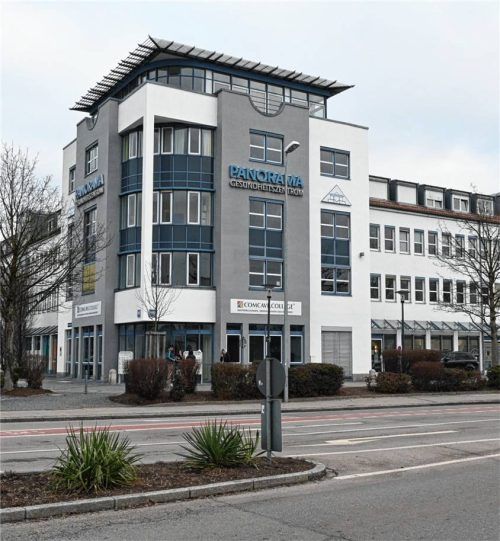 In zwei Arztpraxen an der Happinger Straße 98 in Rosenheim sind unbekannte Täter eingebrochen und haben hochwertige Gegenstände gestohlen. Foto Schlecker