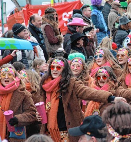 Kalte Temperaturen und coole Typen prägten den Umzug.