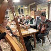 Lieder erzählen von der Arbeit und vom Leben der Holzknechte
