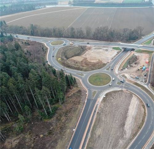 _Luftaufnahmen zeigen die neue Verkehrsführung an der Pürtener Kreuzung. Foto Stuffer