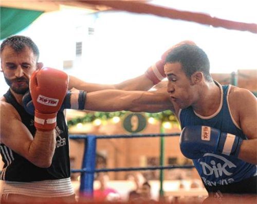 Marcel Fratz (rechts) hat am Sonntag einen Gegner vom TV Kempten.Foto gz
