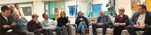 Moderator Alexander Putze (Mitte) mit den Diskussionsteilnehmern, die auf verschiedenen Listen für den Kreistag kandidieren. Foto Kreibich