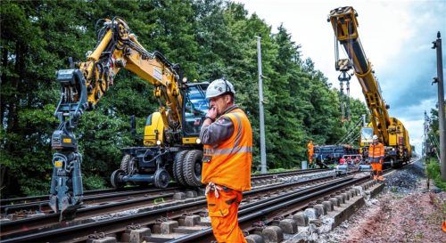 Monatelange Sperre der Bahnverbindung München-Salzburg wegen Bauarbeiten? Daran übt auch Victoria Broßart von den Grünen in Rosenheim scharfe Kritik. Foto re/dpa