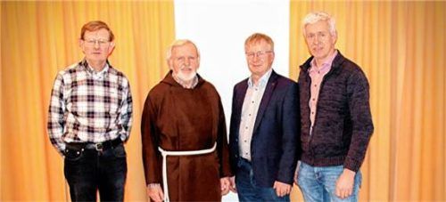 Nach den Neuwahlen: (von links) Josef Buchner, Bruder Georg Greimel, Heinrich Gillhuber und Georg Auer. Foto Fenninger