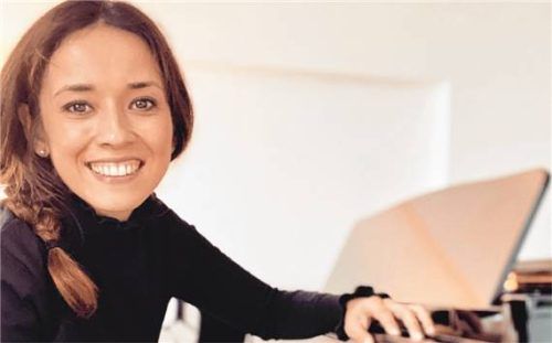 Neli Heil übernimmt die Leitung des neuen Jugendchores. Foto re