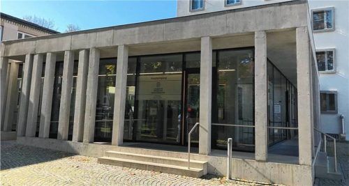 Schock in Traunstein: Bei einem Schulausflug ins Amtsgericht wurde eine AKG-Schülerin durch einen Schuss verletzt. Die Ermittlungen laufen. Foto RE