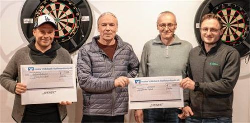 Sepp Weber mit Abteilungsleiter Christoph Schewe, Stefan Kapsner und Stefan Kapsner junior.