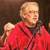 Charakterstudie eines Möchtegern-Autokraten im Bademantel