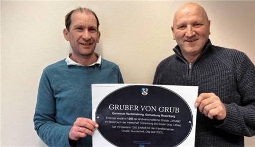 So oder so ähnlich werden die Schilder aussehen, die die Anwesen, besonders Gebäude und Bauernhöfe oder ehemalige Bauernhöfe, im Gemeindegebiet künftig zieren könnten. Foto Manzinger