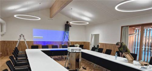 So sieht er aus: der künftige Sitzungssaal im Neubau. Fotos Rieger