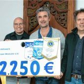 Lions-Club spendet 2.250 Euro an Hospiz-Gruppe
