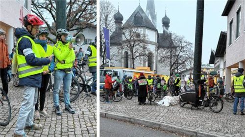 Standpunkt verdeutlichen: Florian Böck (links) und Bernd Ramming (mit Megafon) bei der Eröffnung der Demo. Trotz weniger Teilnehmer als beim ersten Korso ist die Gruppe überzeugt, etwas zu bewegen. Foto Patrick Nägele