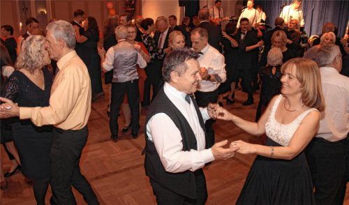 Super Stimmung beim Handwerkerball: Der Metzgerburschenverein lud ein und die Gäste erwiesen sich als „tanzfreudiges Völkchen“. Fotos  Schmidt