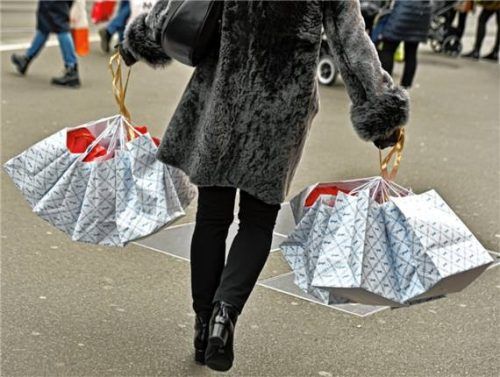 Wer macht sich die Taschen voll – wer wird abkassiert? Bei der Diskussion um die Einkommensteuer kommen immer wieder Gerechtigkeitsfragen auf. Foto dpa