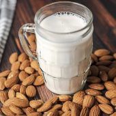 Mandelmilch