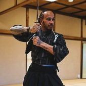 Sir Hamilton wird zum Samurai