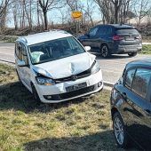 Zwei Verletzte bei Auffahrunfall auf der B304