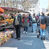 Frühlingsmarkt und offene Geschäfte locken in die Innenstadt