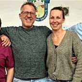 Er-und-Sie-Schießen mit Überraschungspaar