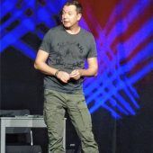 Pointenfeuerwerk mit Haltung