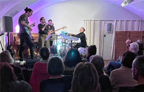 Als Quintett angekündigt, als Quartett angetreten: Die Musiker um Clarissa Forster.Foto Schrag