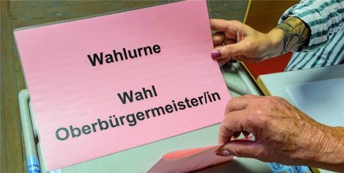 Am kommenden Sonntag dürfen die Bürger im Landkreis Rosenheim und einigen Gemeinden noch mal ran an die Wahlurne: Die Stichwahlen stehen an. Foto dpa
