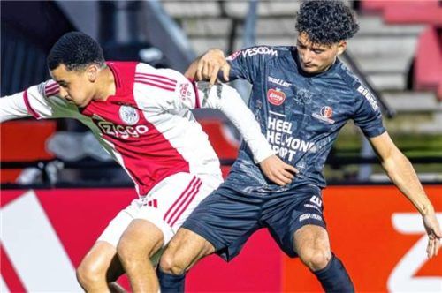 Andre Leipold (rechts) beim Gastspiel in Amsterdam.Foto Imago