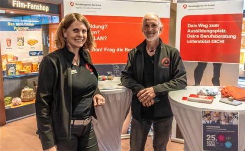 Auch die Bundesagentur für Arbeit war mit Annabel Böttger und Matthias Reisaus auf der Messe vertreten.