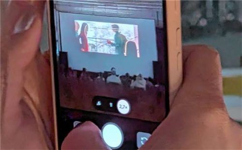 Auf der Homepage sowie auf den Social-Media-Kanälen hatte Q.E.D. kleine Hinweise platziert, die Aufschluss über die Kinofilme gaben. Foto Dalhoff